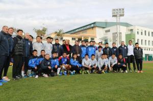 FTBOL DE PRIMERA DIVISIN EN EL POLIDEPORTIVO DE ARROYO DE LA MIEL